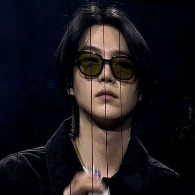 ChRenukaa's profile picture. 🇮🇳OT7, 25+ 
Army since 2019. 
BTS 💜
