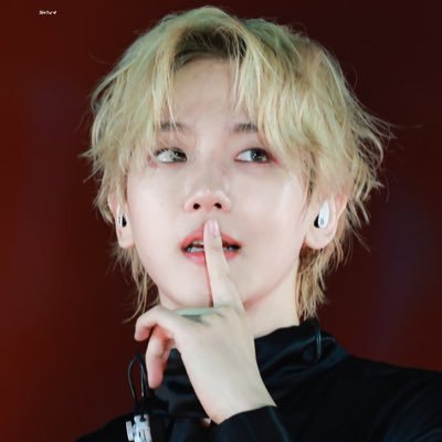 Account no longer in use please unfollow - kept open for storing data - hospitalised carer - Chanyeol and Baekhyun soloist - Don’t ship chanbaek in rl only fic