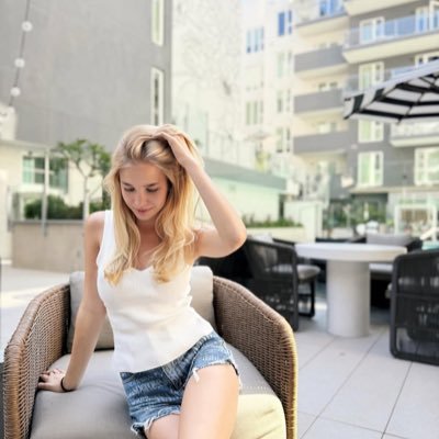 JessicaPeg65184's profile picture. 