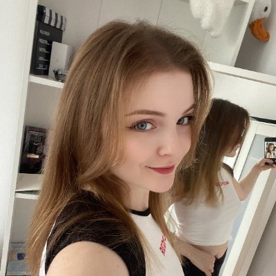 magicalevelynny's profile picture. I stream games, watch anime, and love cosplay! 🌟