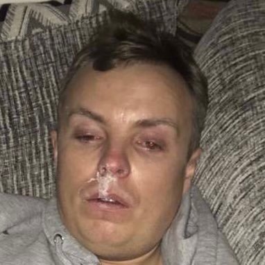 Simonsunbed27's profile picture. 