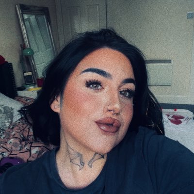 m0rganriddell's profile picture. mom i am a rich man