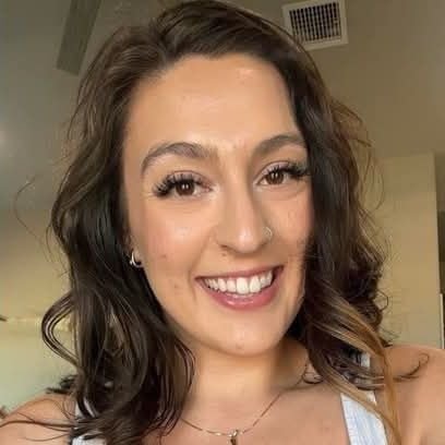 MccainOliv's profile picture. USAF veteran🇺🇲| Savoring a life full of love and compassion 🤍♥️🌹
|Go Raiiiideeers|
|🚫 crypto investment|