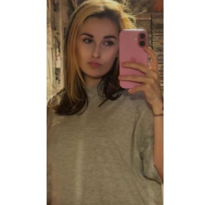 ~ 30 ~ movies ~ horror ~ milkshakez are my ting ~ gamer gal ~ cara d ~ rita o ~ michelle r ~ swiftie | i live for friends | !EDDIE CAHILL FOREVER! 🌝 🖤🧂