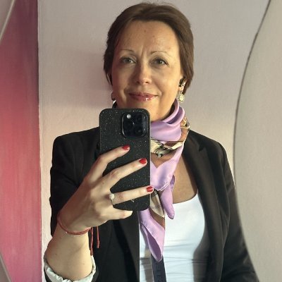 AuroreMQueron's profile picture. Powered by Arts & Music 
Auteure du podcast Free your mind by Aurore
Co-fondatrice de l'Association Les Voix du Calme