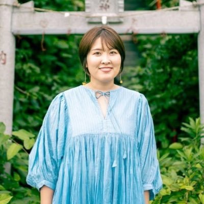 azusanpo_'s profile picture. 言葉を扱う仕事に一生ときめき、そして悩みつづけています｜広報PR・取材・Instagram運用・講師の依頼多め｜キャリアのスタートは看護師｜北海道→東京→旅暮らし→海辺の小さな街で暮らしてます🏝️