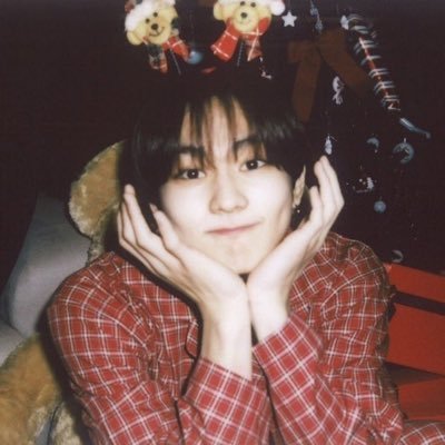 lynnichh's profile picture. bns fb acc: Lynn Sells