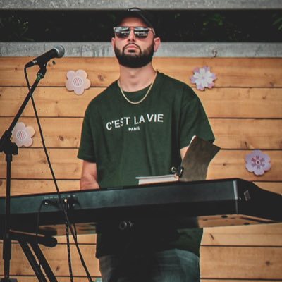 Twel864's profile picture. Washed up twitter user. I tweet about Liverpool Football Club. #FSGOut