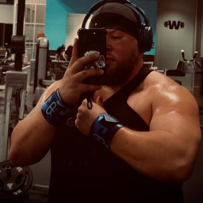yovaniJr_'s profile picture. 11.20 🇩🇴 bred off Platanos. Mixed Martial Arts. #Phinsup #HEATculture #timetohunt #GoCanes