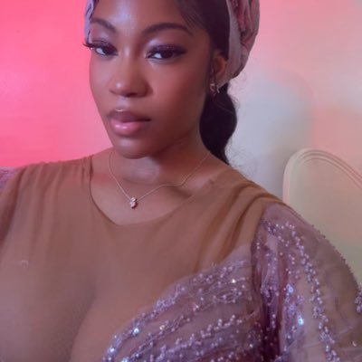 KRISSTENN__'s profile picture. | Woman in Tech.