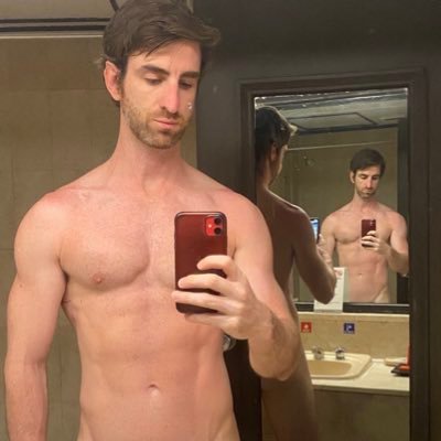 sidehustle15's profile picture. Thirst traps and animal facts