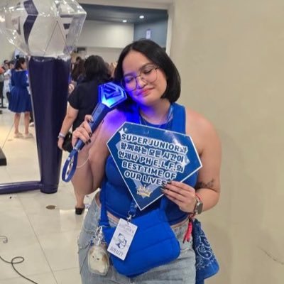 maeve_21's profile picture. New day, new chance. Be stronger, be braver and be a better version of yourself. 🕛😊// SRGM // 💙✨💜