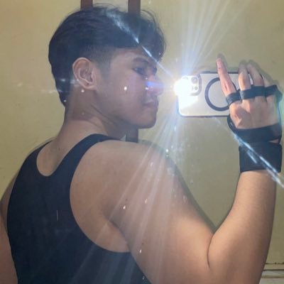ig: @ryanmidel