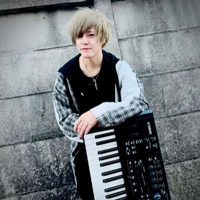 Akito_Shirai's profile picture. ピアノ＆キーボード奏者&マニピュレーター,作編曲家。ギターとベースは趣味。Works→LiSA,MISIA,SUHO(EXO),T-SQUARE, 鈴木このみ,早見沙織,平手友梨奈,初音ミク,めいちゃん,モンストオケ,矢沢永吉…など多数。ご依頼&お問い合わせはこちらまで→akitos.office@gmail.com