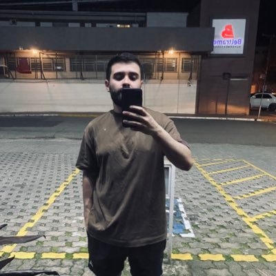 um canhoto aspirante a enfermeiro