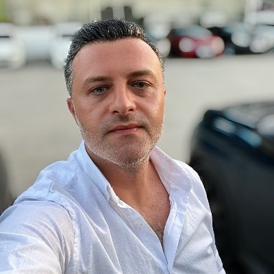 Ucnoktabir2's profile picture. Beynini kullanmıyor olman senin tercihin.