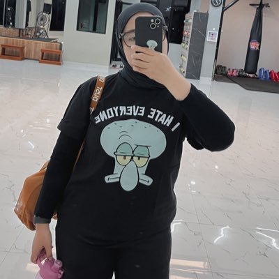 bananatobeli's profile picture. half madurese, half confused.