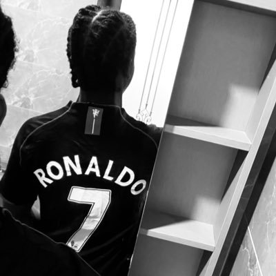 davidd_e1's profile picture. 