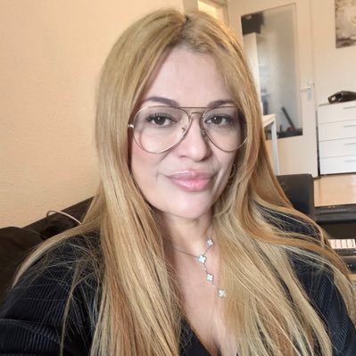 etoileePolaris's profile picture. 👽 | Não sou obrigada a nada | A vida é minha | O problema é meu | FODA-SE  | Se leve menos à serio, ninguém liga🌻