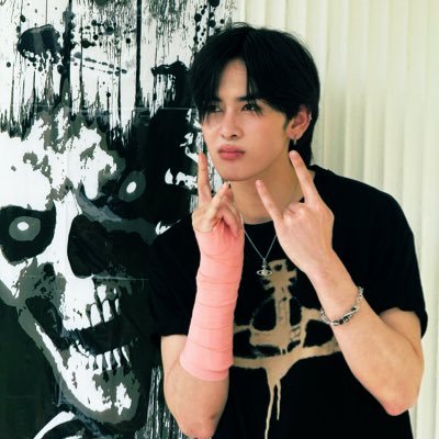 santafiles's profile picture. — for santa pongsapak @Ppsanta ૮⍝• ᴥ •⍝ა | tiktok: santafiles