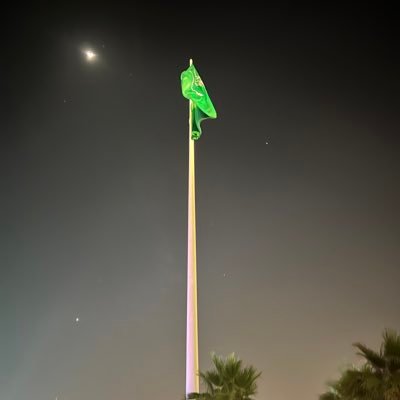 Layan_fcm's profile picture. طالبة اتصال وإعلام في KAU | أجد نفسي بين التعبير والتفاصيل الجمالية شغوفة بالتعبير الإبداعي ، وأسعى لفهم عمق التواصل الإنساني.