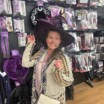 TheTowerTarot13's profile picture. Tarot cards and crystals addict, Proud Crone, Ex democrat and a lifelong smart ass, Joan Rivers is my spirit guide ♓️