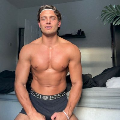 Spencersecretss's profile picture. You have found the link you have been waiting for 😏👀👇🏻👇🏻👇🏻