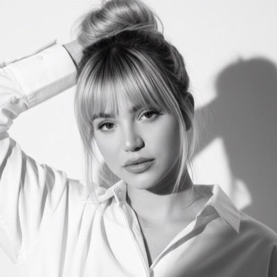 riiiriiiei's profile picture. 🦷 💍christian persian.