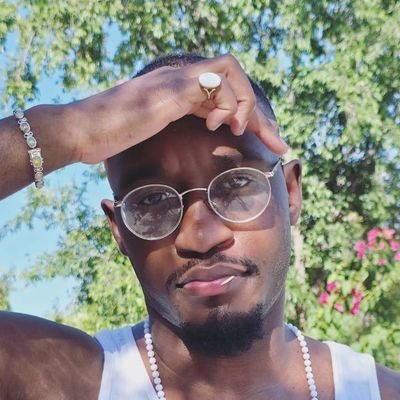 DamoneHardy's profile picture. Man of Faith.
Father.
Wealthy.
🐶❤️🕊
Future Dental Hygienist🦷.