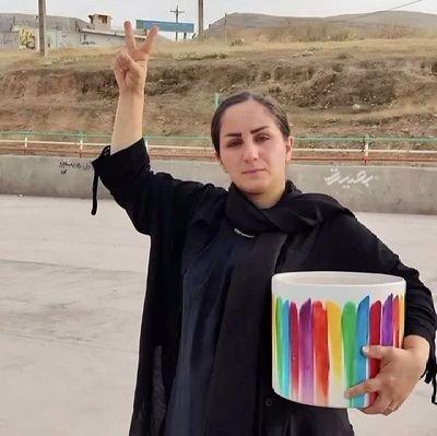 JhanyHsyn63403's profile picture. سیاه برتن ایستاده ایم