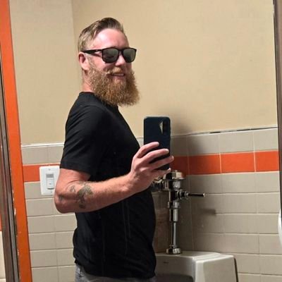 MikeHuntSwore's profile picture. 