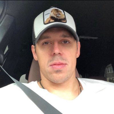 sidneycarey87's profile picture. 20 she/her