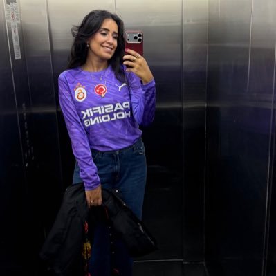 ozlemkclr's profile picture. Galatasaray⭐️⭐️⭐️⭐️⭐️ SOLO IL GALA♥️KOU Siyaset Bilimi ve Kamu Yönetimi 🎓Hür doğdum, hür yaşarım. 😻🐾