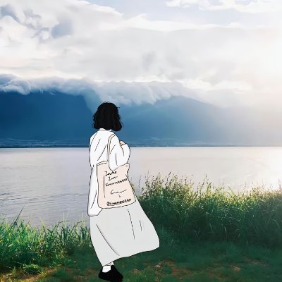 Fumie2269's profile picture. 黄昏の橋の上🌇 川の霧を含んだ風が頬をなで、川面が橙色に光る。手の中のコーヒー☕️ この瞬間をそっと心に刻む、街の優しい一瞬。✨