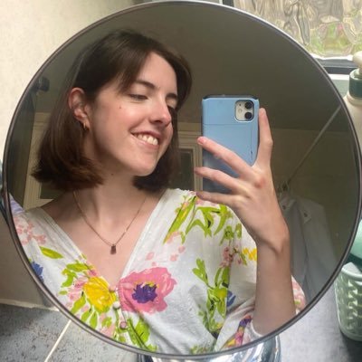 G_1eorgia's profile picture. super graphic ultra modern girl 🎀