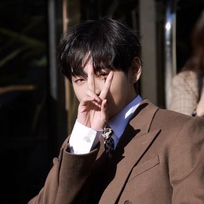 mauriluana1's profile picture. Only 7... Army forever...I purple you...

💜💜💜💜