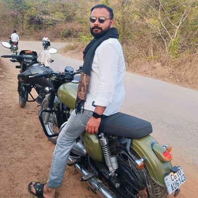 lollappalooza's profile picture. Research Scholar | SIF | Chef bhi hu, Chauffer bhi hu,
Thoda decent bhi hu aur thoda loafer bhi hu.