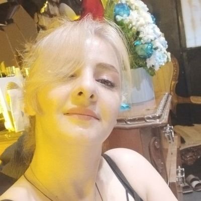 Iam_yu_mmmy's profile picture. با نیم‌قرن تجربه! :)