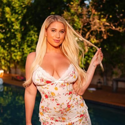 _thickstella_'s profile picture. Adult creator :) check out my website for all the fun! 2 FREE videos when you sign up VIP!