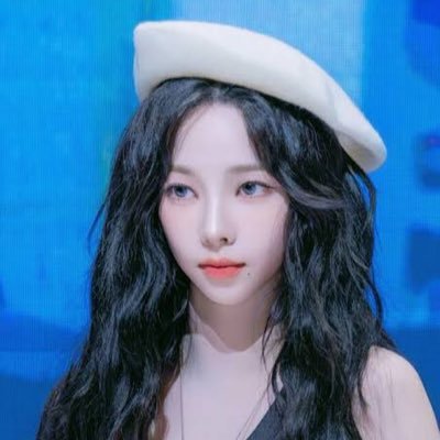 karianananatw's profile picture. karina *. * · pt