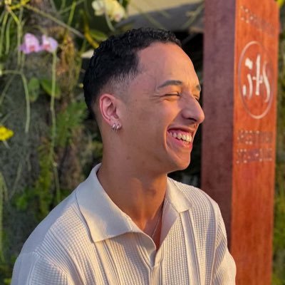 darklireup's profile picture. | RJ 📍