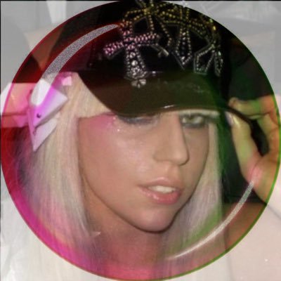 divaaaagaga's profile picture. paradise is in my hands