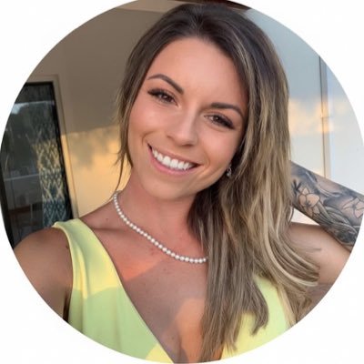 njreelplus's profile picture. Modèle française 📍 Entrepreneure 📍 Championne 📍 Candidate TV 📍 Découvre ici ce qu’on ne voit pas sur TF1 ✨ L’univers “plus” commence ici 👇