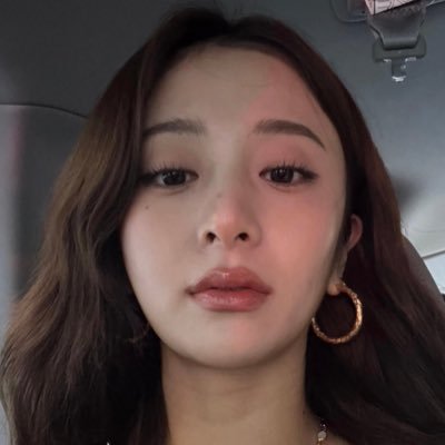 triviapra's profile picture. 