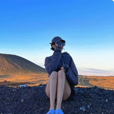 od60vw's profile picture. ✨ Half dreamer, half doer 🌙💪 | Music, travel, laughter & late-night talks 🎶✈️😂 | Making life a little prettier every day 🌸