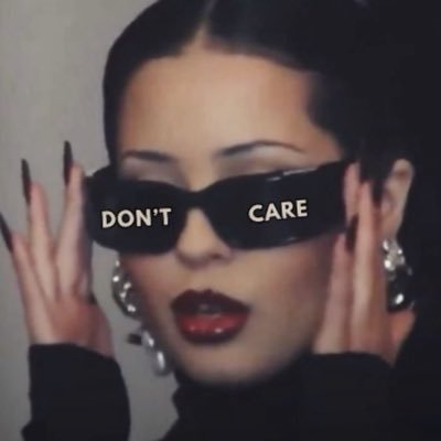 crazy_carroll's profile picture. attention idiots, shut your pie holes.