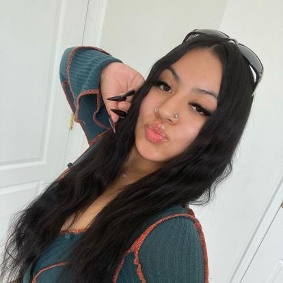 claramorga169's profile picture. 