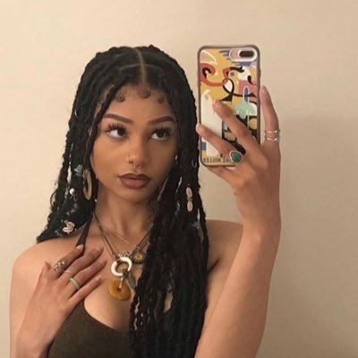 marinasenj8647's profile picture. 