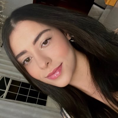 mariane_karine's profile picture. 