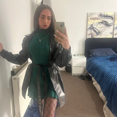 Ellie_jade08's profile picture. UK 24 | spoilt little princess👸🏻| you’re mine now. pay your tribute 💸 - Findom